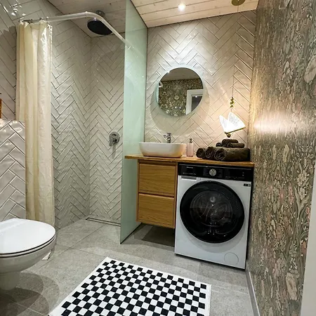 Gemini Homes Paernu, Vaeike-kuke Apartment